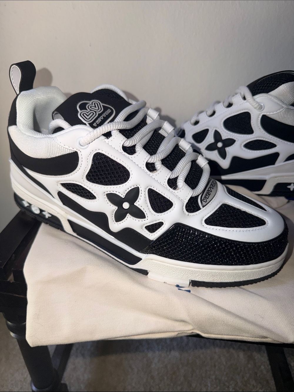 New Louis Vuitton LV Black and White Retro Mesh Sneakers men’s 10